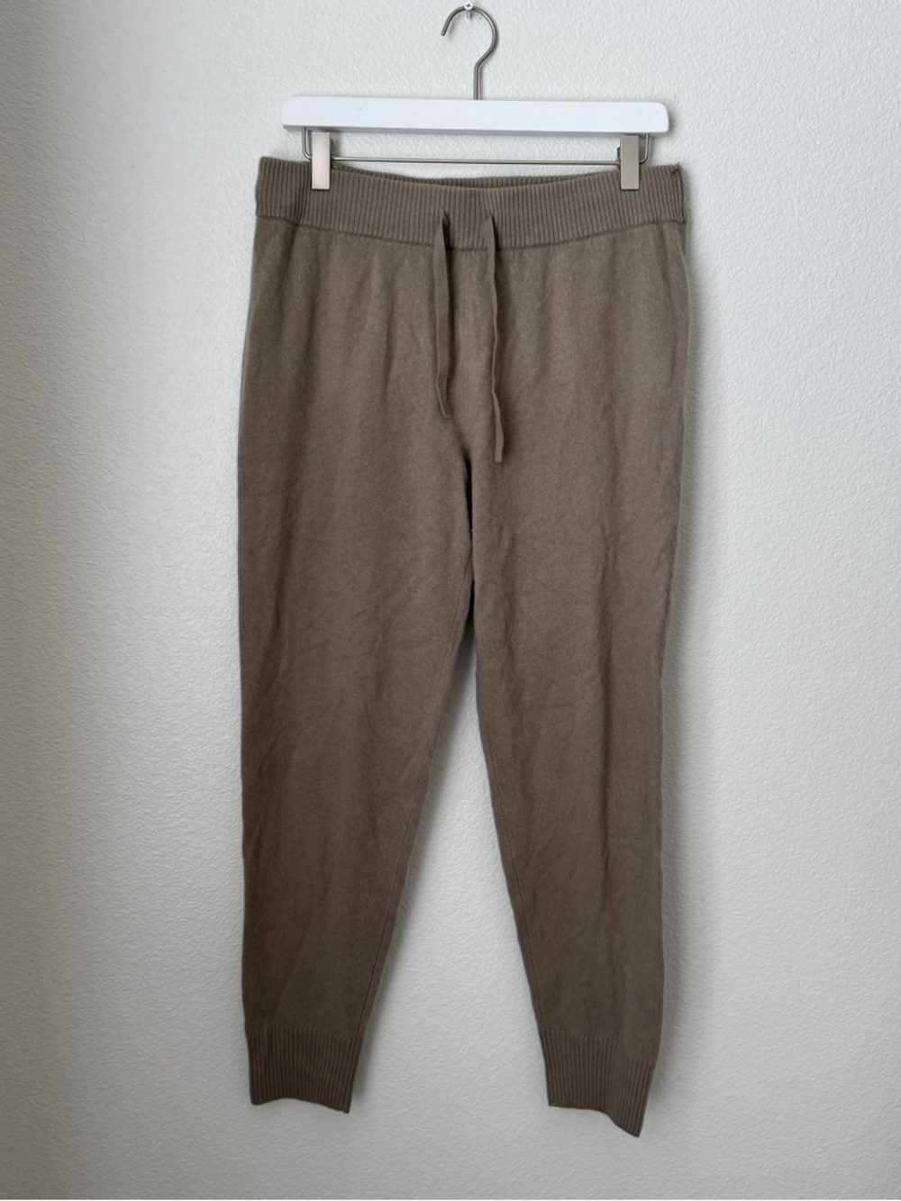 Banana republic 100% cashmere joggers